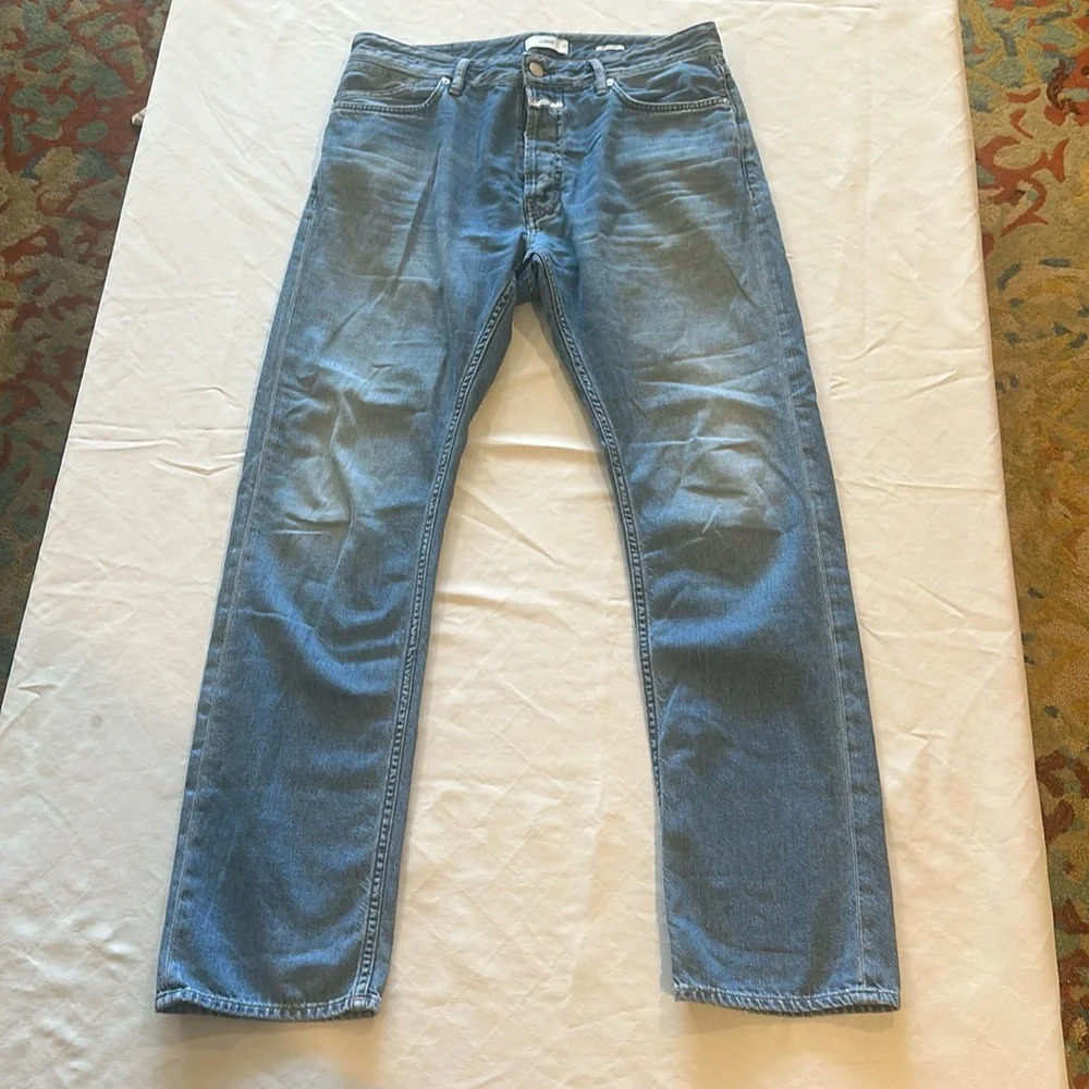 Closed men’s jeans pants size 32‎ Inseam 31” straight leg EUC